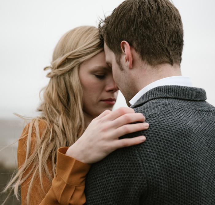 Thomas & Aline loveshoot strand