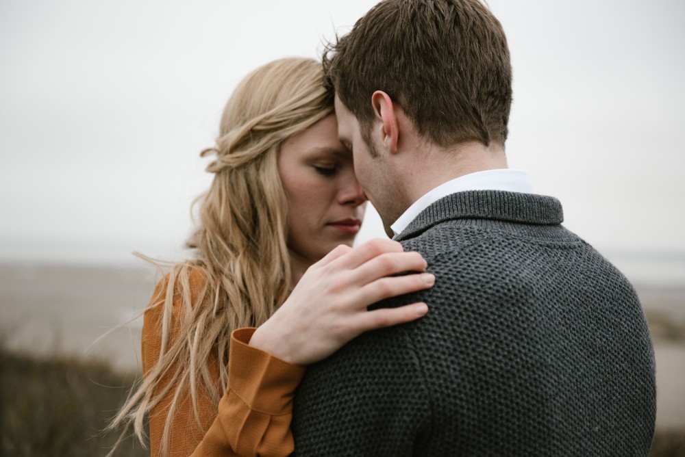 Thomas & Aline loveshoot strand